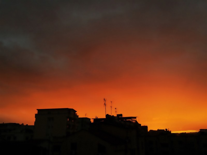 
Every time I review something related with the iPhone camera, I say how surprisingly great its sensor is.