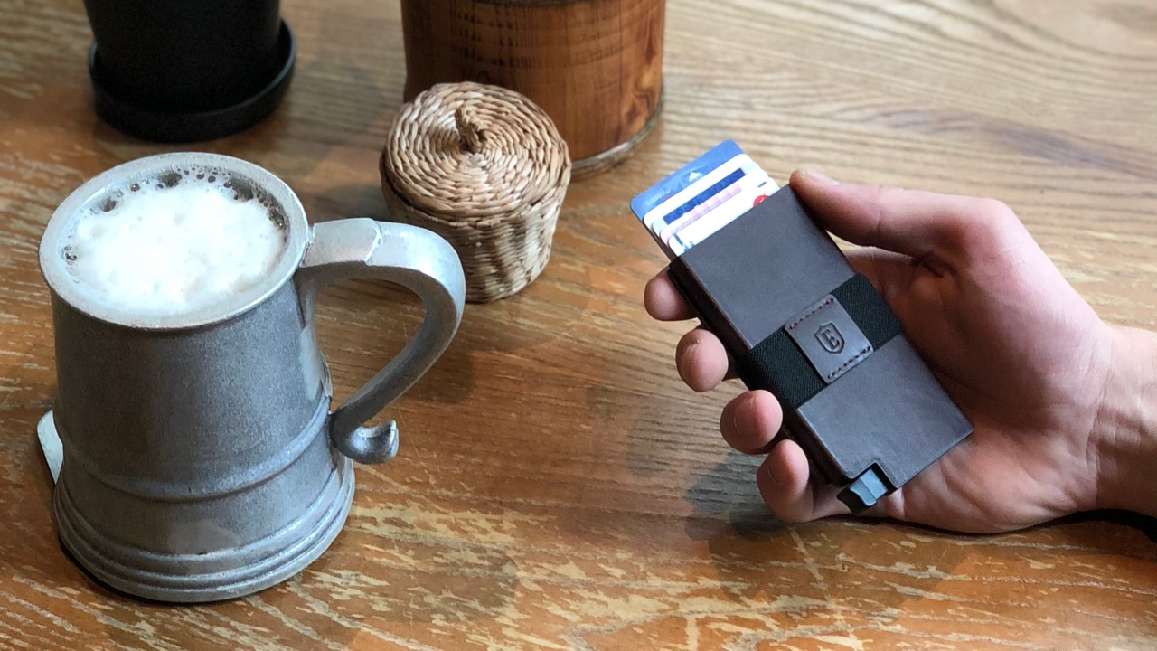 
Ekster makes premium smart wallets and their latest product is the Ekster 3.0.